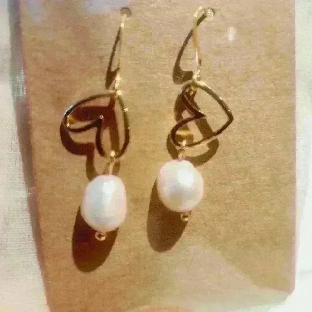 18kgold plated heart shaped and  fresh water pearl earrings